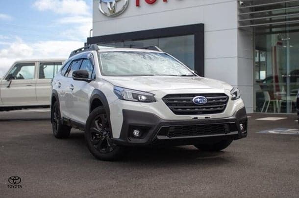 2021 Subaru Outback AWD Sport in White