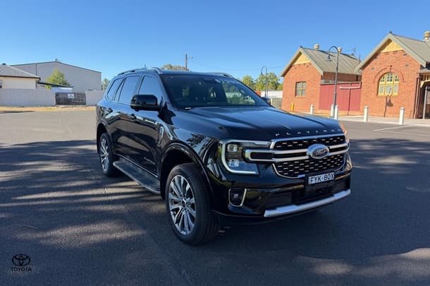 2025 Ford Everest Platinum in Silver