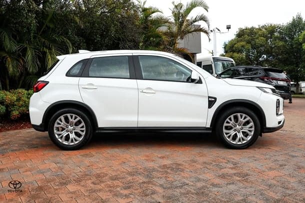 2024 Mitsubishi ASX ES in White
