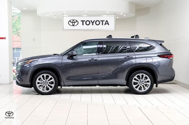 2025 Toyota Kluger Grande in Grey