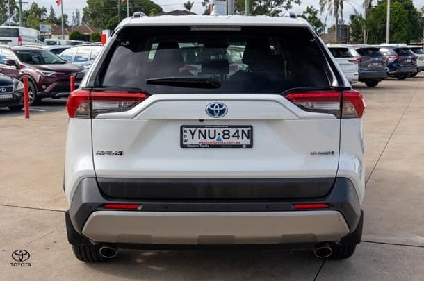 2024 Toyota RAV4 GXL AWD in White