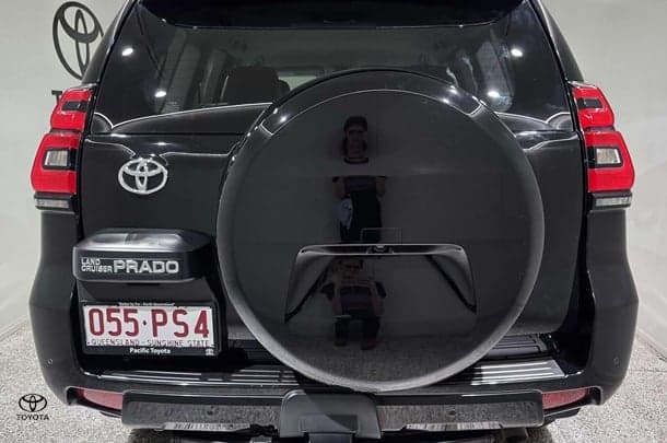 2023 Toyota Landcruiser Prado VX in Black