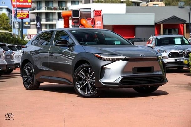 2024 Toyota bZ4X Standard 2WD in Silver