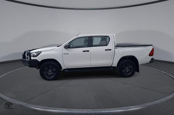 2021 Toyota Hilux SR in White