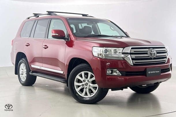 2020 Toyota Landcruiser Sahara in Red
