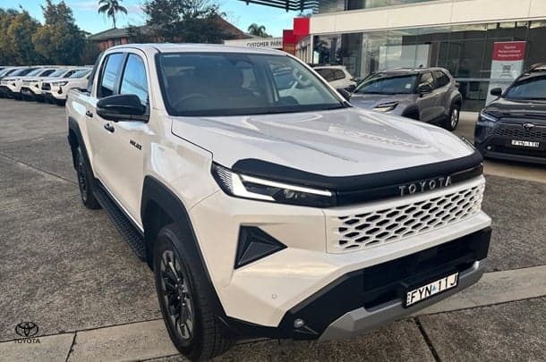 2026 Toyota Hilux SR5 48V in White
