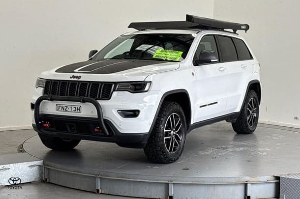 2017 Jeep Grand Cherokee Trailhawk in White
