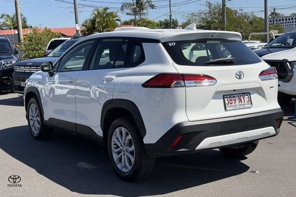 2025 Toyota Corolla Cross GX in White