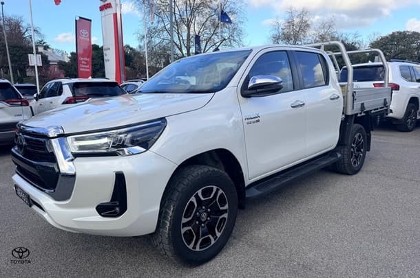 2020 Toyota Hilux SR5 in White