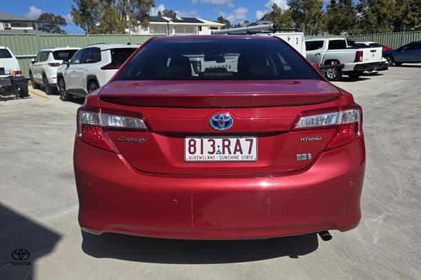 2013 Toyota Camry Hybrid H in Red