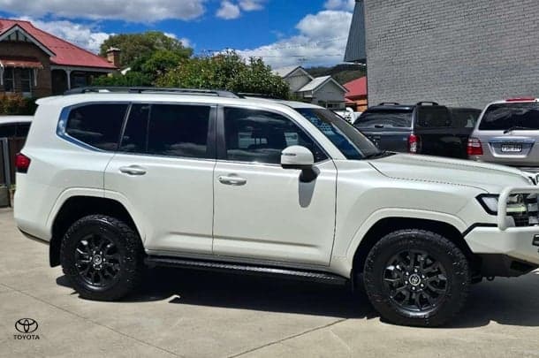 2023 Toyota Landcruiser VX in White