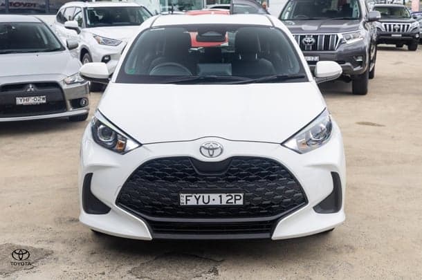 2024 Toyota Yaris Ascent Sport in White
