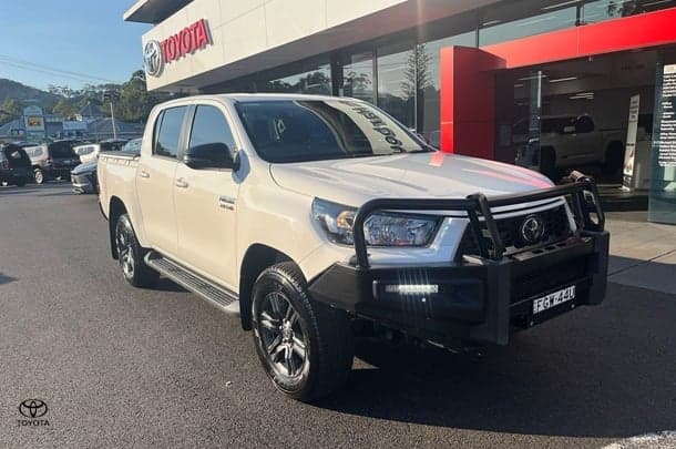 2024 Toyota Hilux SR in White