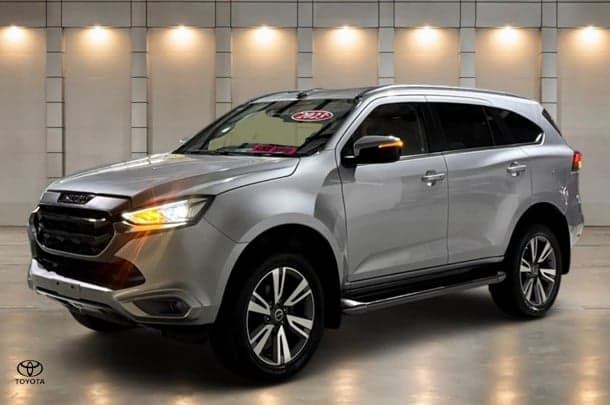2023 Isuzu MU-X LS-T in Silver
