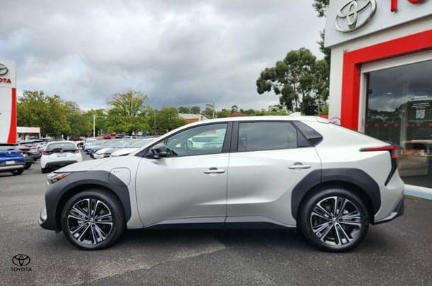 2024 Toyota bZ4X Base in Silver