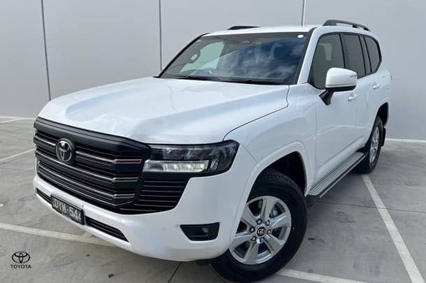 2025 Toyota Landcruiser GXL in White
