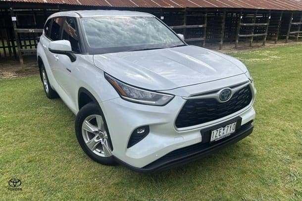 2024 Toyota Kluger GX in White