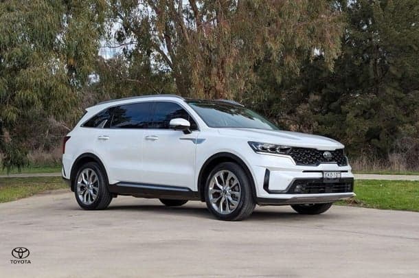 2020 Kia Sorento GT-Line in White
