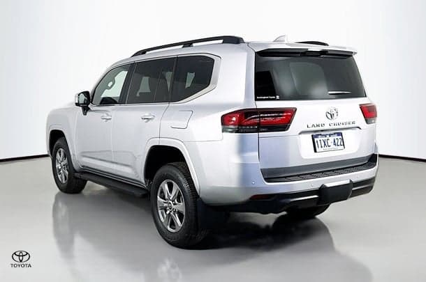 2025 Toyota Landcruiser VX in Silver