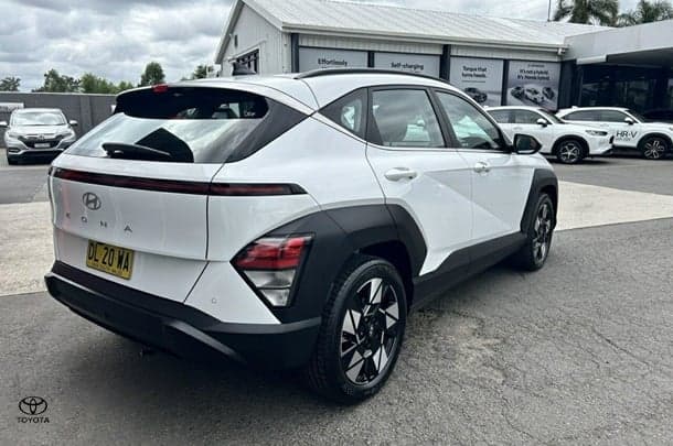 2024 Hyundai Kona Base in White