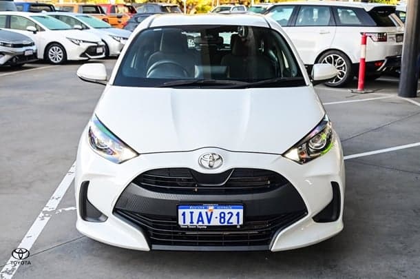 2023 Toyota Yaris Ascent Sport in White
