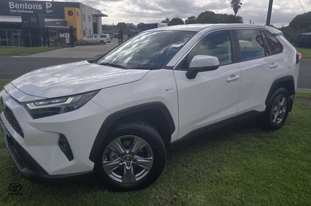 2025 Toyota RAV4 GX AWD in White
