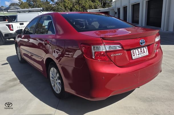 2013 Toyota Camry Hybrid H in Red