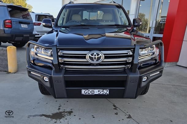 2019 Toyota Landcruiser VX in Blue