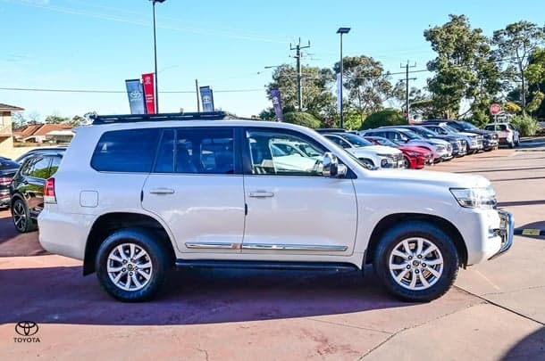 2016 Toyota Landcruiser Sahara in White