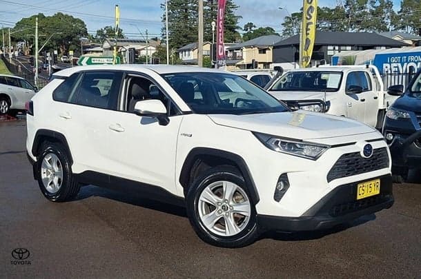 2019 Toyota RAV4 GX AWD in White