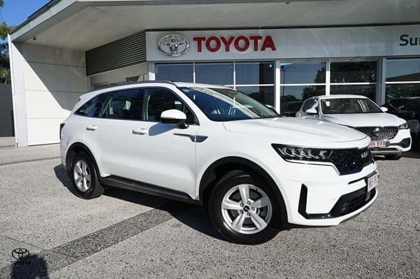 2023 Kia Sorento S in White