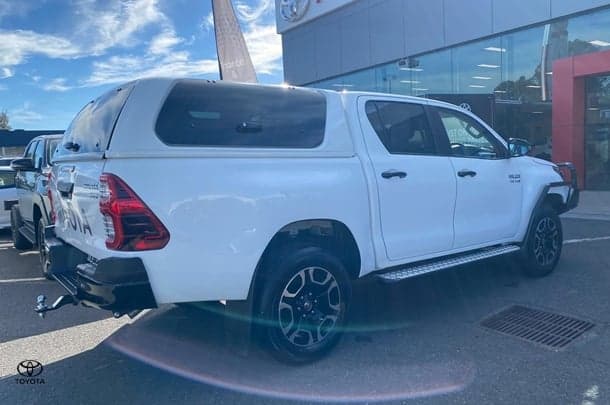 2025 Toyota Hilux SR5 48V in White