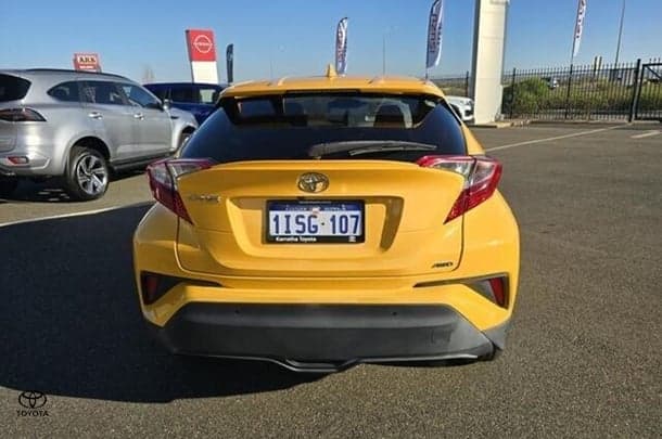2018 Toyota C-HR Base in Yellow