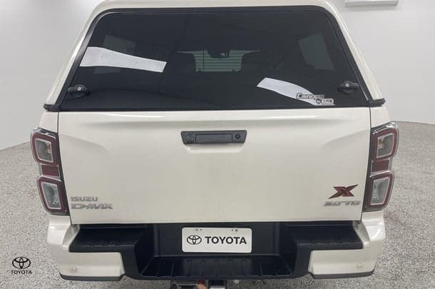 2022 Isuzu D-MAX X-TERRAIN in White