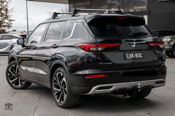2022 Mitsubishi Outlander Aspire in Black