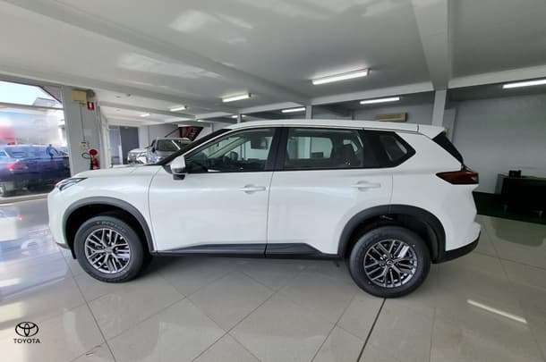 2026 Nissan X-TRAIL ST in White