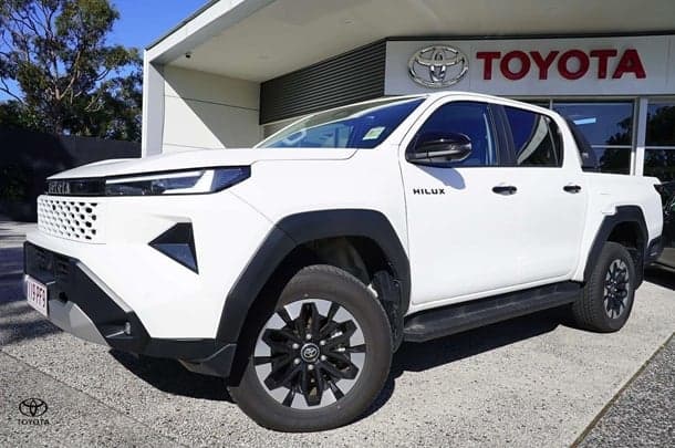 2025 Toyota Hilux SR5 in White