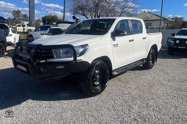 2018 Toyota Hilux SR in White