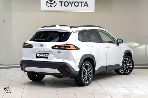 2025 Toyota Corolla Cross Atmos in White