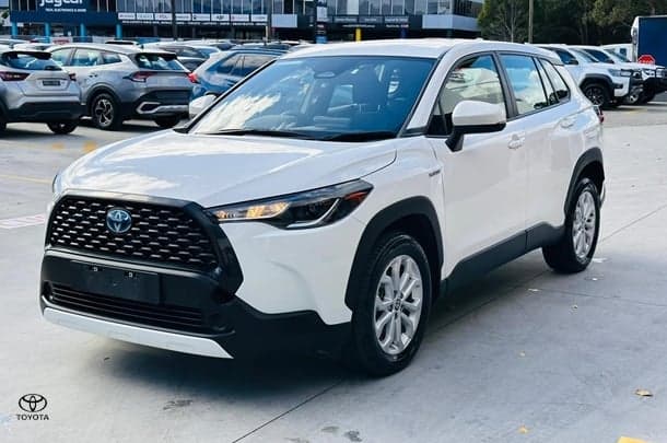 2023 Toyota Corolla Cross GX in White