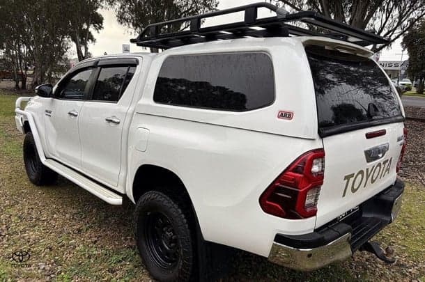 2022 Toyota Hilux SR5 in White