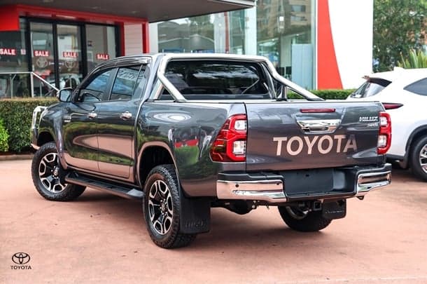 2021 Toyota Hilux SR5 in Silver