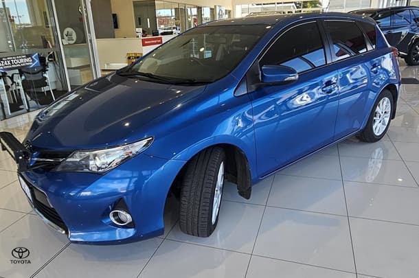 2013 Toyota Corolla Ascent Sport in Blue