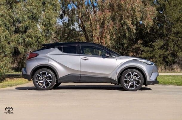 2018 Toyota C-HR Base in Silver