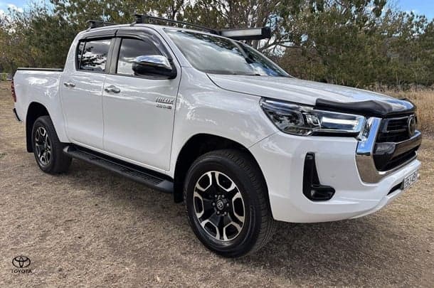 2021 Toyota Hilux SR5 in White