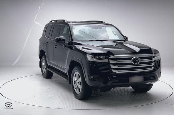 2024 Toyota Landcruiser VX in Black