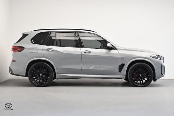 2023 BMW X5 xDrive40i M Sport in Brooklyn Grey
