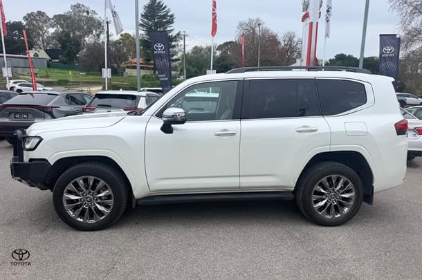 2022 Toyota Landcruiser Sahara ZX in White