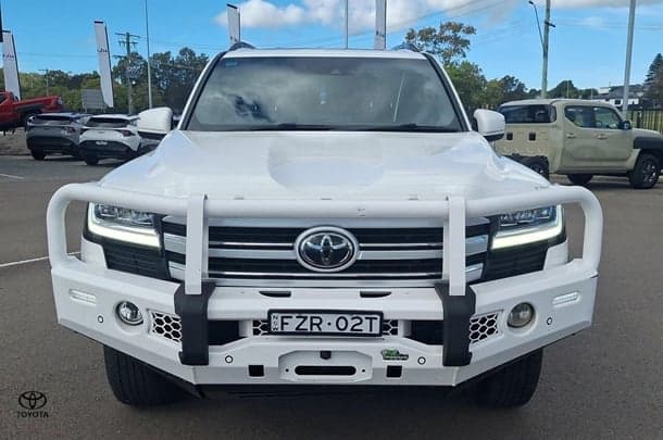 2022 Toyota Landcruiser VX in White
