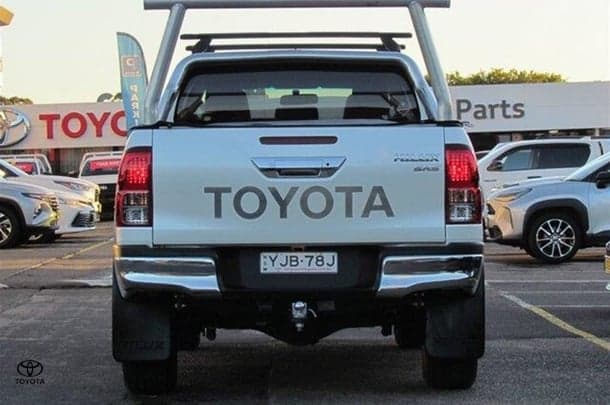 2019 Toyota Hilux SR5 in White